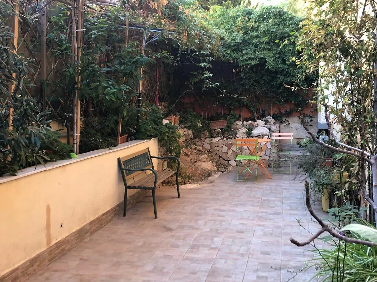 Arenada Private Rooms And Apartment Sud Cagliari 0*,